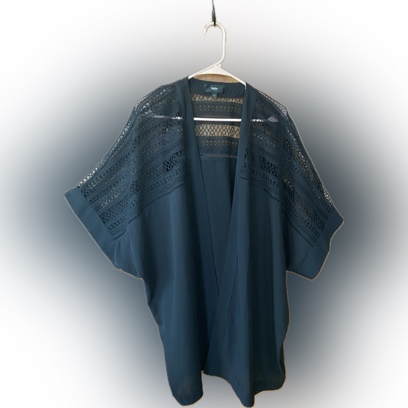 🤩3/$15🤩 MOSSIMO Open Work Cape Black Size Large EUC - Picture 1 of 2